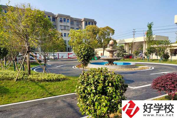 岳陽市江南通信職業(yè)技術學校風景