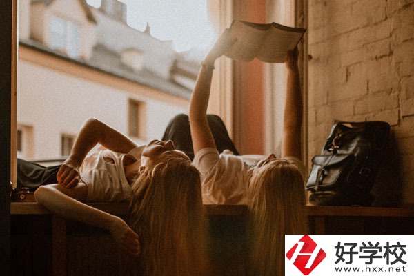 寧遠(yuǎn)縣九峰職業(yè)中專學(xué)校好不好？宿舍怎么樣？