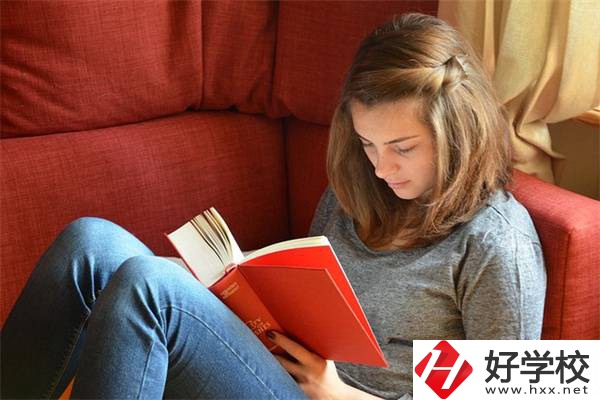 在湖南考不上高中怎么辦？女孩學(xué)點(diǎn)什么好？