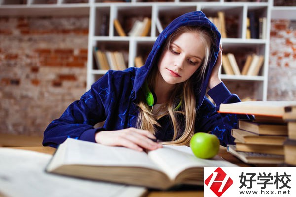 南岳區(qū)職業(yè)中等專業(yè)學(xué)校有哪些專業(yè)？