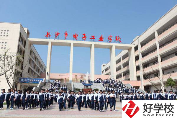 長(zhǎng)沙市有哪些中專學(xué)校？它們學(xué)費(fèi)貴不貴？