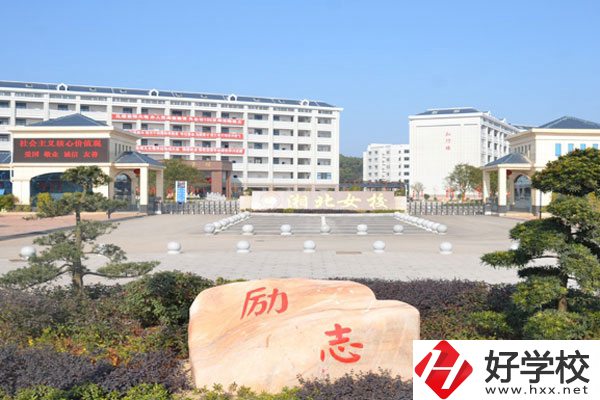 想在岳陽市讀旅游服務(wù)與管理專業(yè)，推薦這所中專學(xué)校