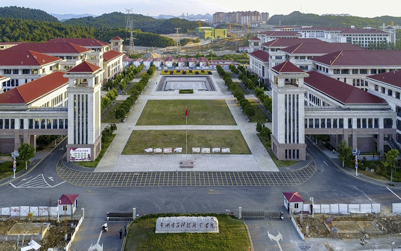 2024年樂(lè)山市醫(yī)藥科技學(xué)校有哪些專業(yè)